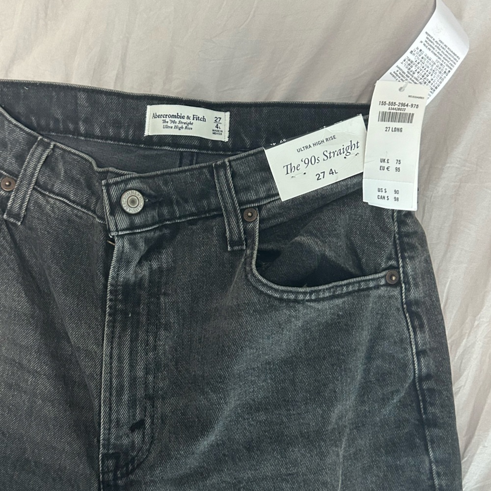 NWT Abercrombie the 90s Straight Jeans